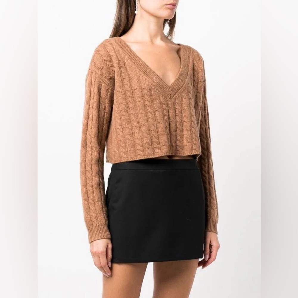 Alice + Olivia Ayden V-Neck Cable Knit Pullover Cropped Top Sweater in Camel